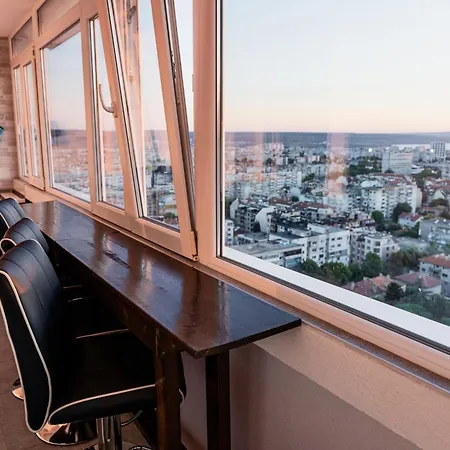 Apartment Viewtopia - Where Glows Beneath Your Feet By Flat Mаnаger