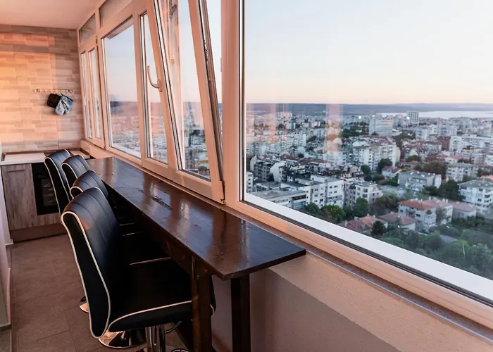 Apartment Viewtopia - Where Glows Beneath Your Feet By Flat Mаnаger