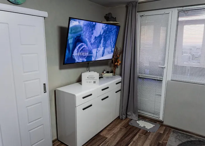 Viewtopia - Where Glows Beneath Your Feet By Flat Mаnаger *